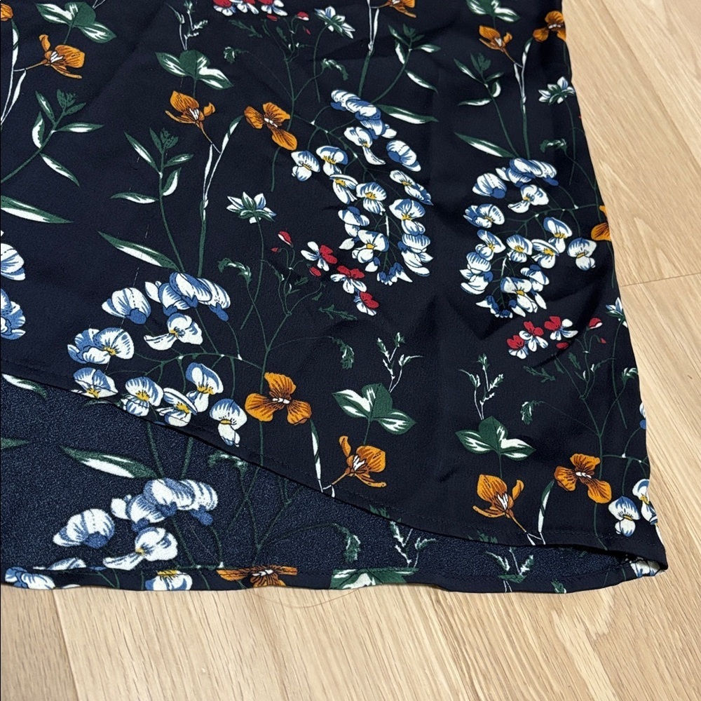 037 MARIO SERRANI (XXL) Floral Sleeveless Blouse Italy Navy Key Hole Back Hi-Lo - Picture 11 of 15